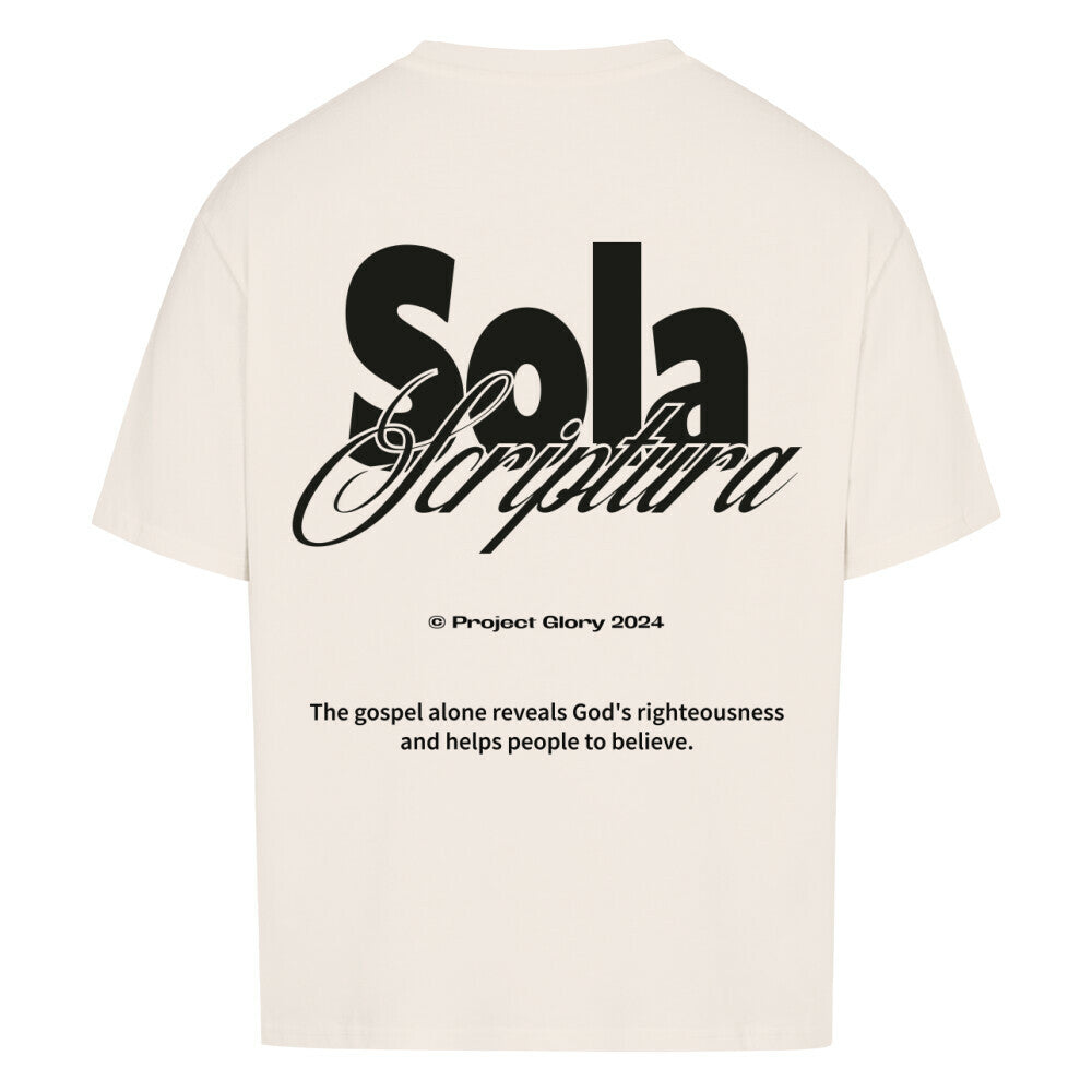 Christliches Oversized T-Shirt mit dem Schriftzug: "Sola Scriptura" auf dem Rücken.